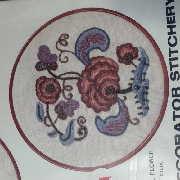 Vintage Embroidery Kit - Picture 2 of 3